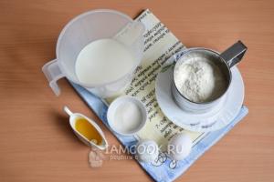 Ako uvariť tenké lahodné palačinky s mliekom: najlepšie recepty