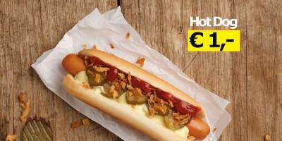 Vegetariánske párky v ceste Hot dog s kari klobásou a hranolkami