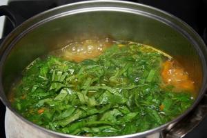 Lahodná šťavnatá kapustová polievka: recept a príprava