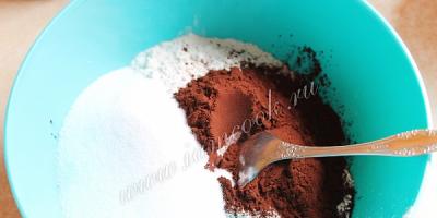 „Čokoláda vo vriacej vode“: recepty na rúru a multivarku