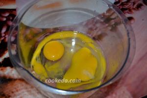 Omeletové rolky s náplňou: recept s fotografiou Zelení omeletu ihneď zrolujú do rolky