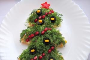 Ako urobiť jedlý vianočný strom pre výzdobu nového roka stôl jedlé vianočné stromčeky pečenie na novoročné stôl