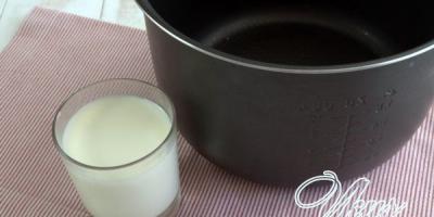 Թխած կաթը դանդաղ կաթսայում՝ նույնքան համեղ, որքան ռուսական ջեռոցից